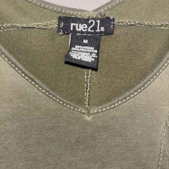 Vintage army green ladies crop top front pocket silky lightweight rue21 rare! - Picture 2 of 12